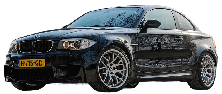 Zwarte sportauto met Nederlands kenteken